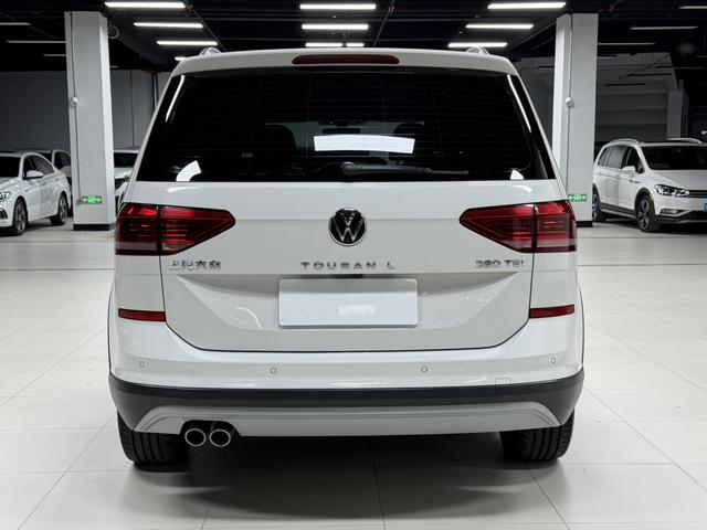 Volkswagen Tuan L 2022, фото 6