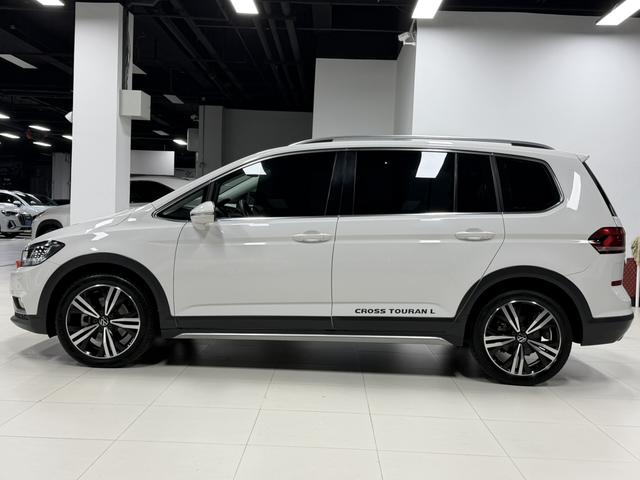 Volkswagen Tuan L 2022, фото 8