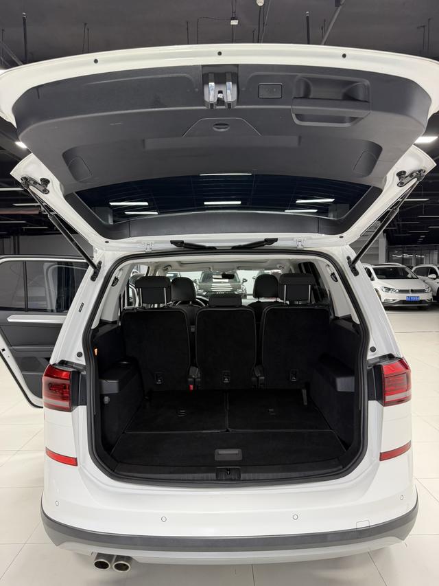 Volkswagen Tuan L 2022, фото 17