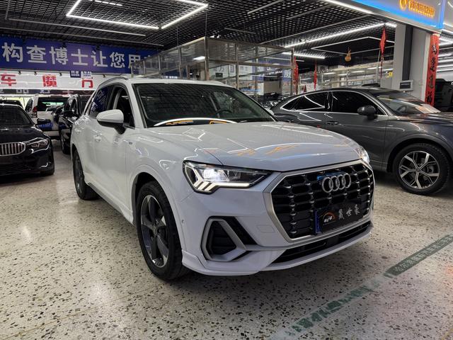 Audi Q3 2022, фото 3