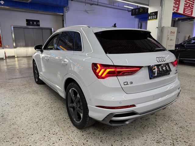 Audi Q3 2022, фото 4