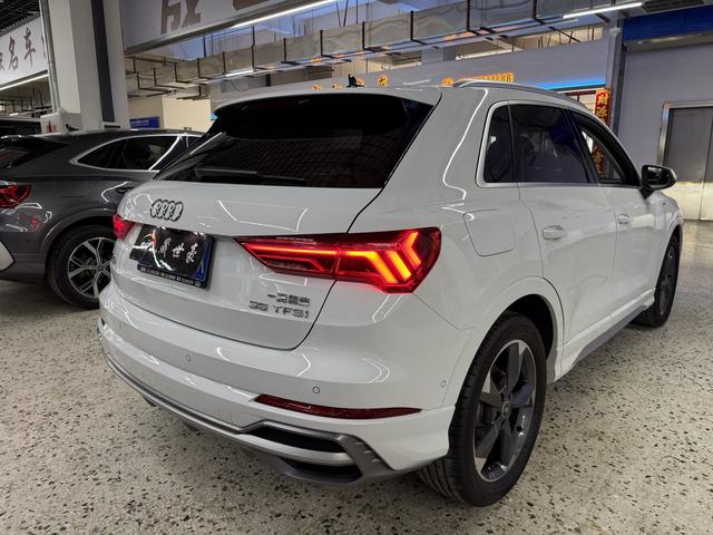 Audi Q3 2022, фото 6