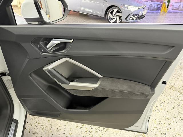 Audi Q3 2022, фото 14