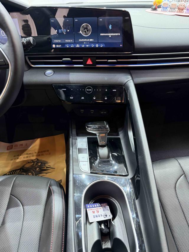 Hyundai Elantra 2022, фото 7