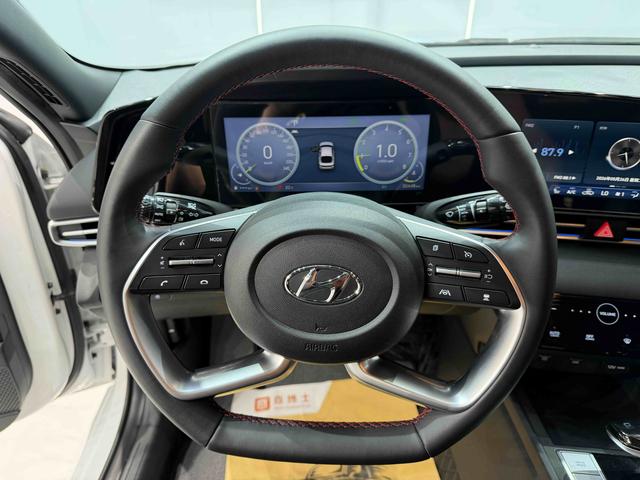 Hyundai Elantra 2022, фото 8