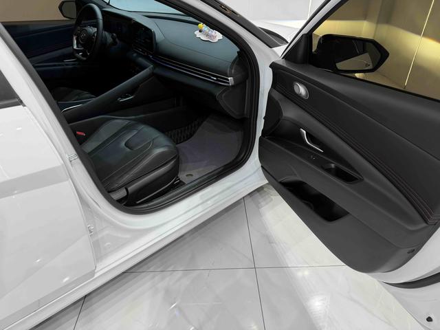 Hyundai Elantra 2022, фото 9