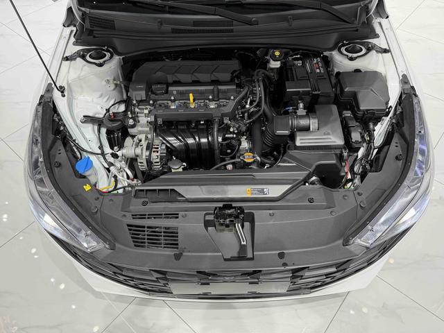 Hyundai Elantra 2022, фото 17