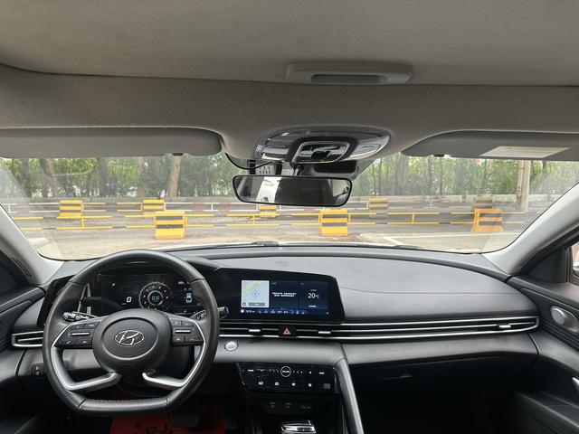 Hyundai Elantra 2022, фото 7