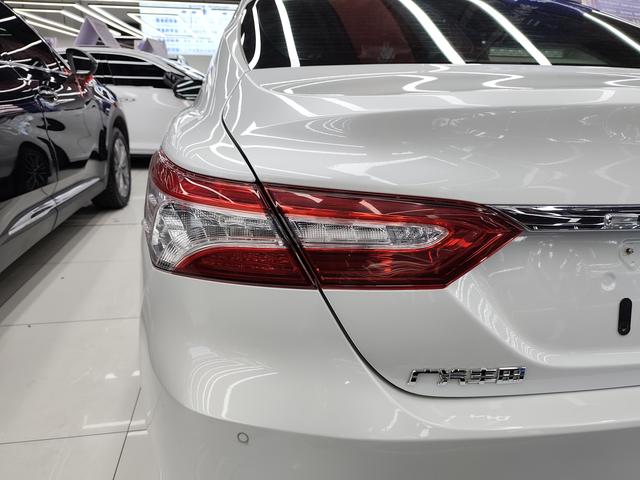 Toyota Camry 2023, фото 16