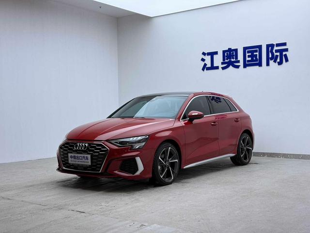 Audi A3 2022, 1.4 л турбо, робот (DCT), передний, пробег 32 000 км — авто из Китая с пробегом