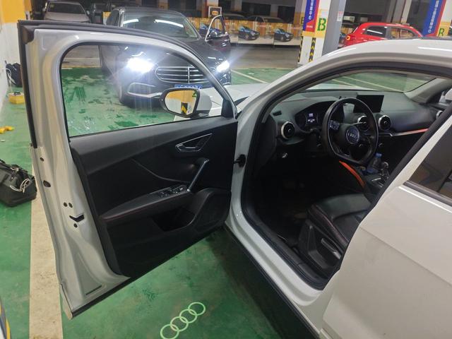Audi Q2L 2022, фото 14