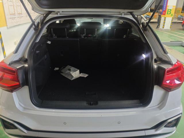 Audi Q2L 2022, фото 15