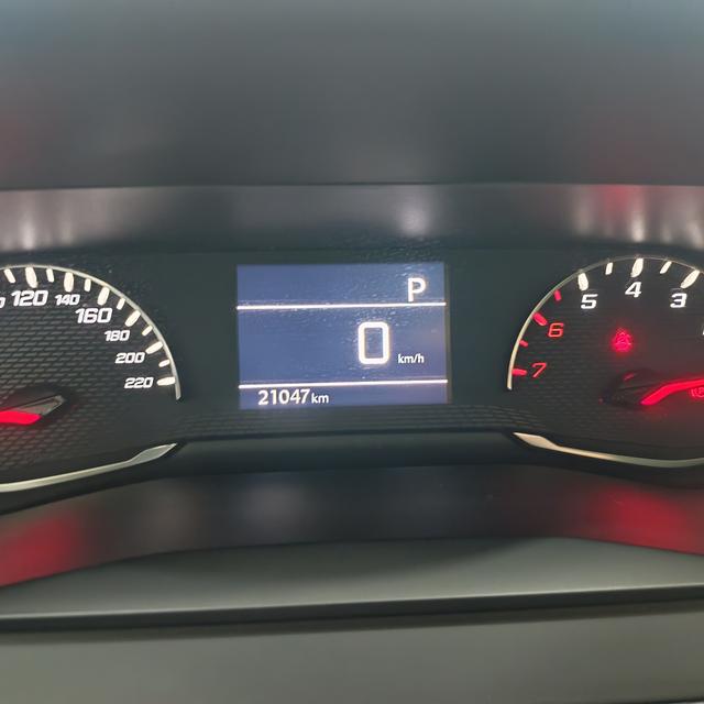 Peugeot 2008 2022, фото 14