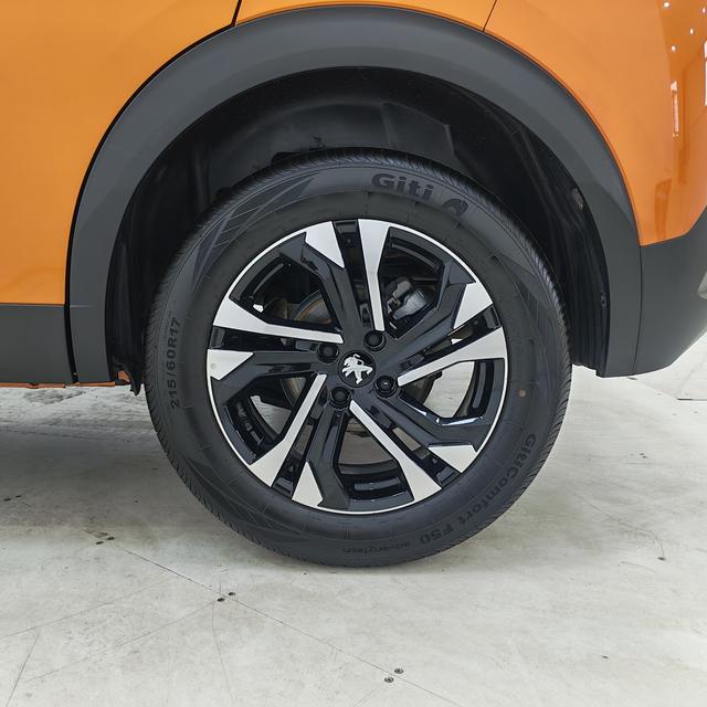 Peugeot 2008 2022, фото 16