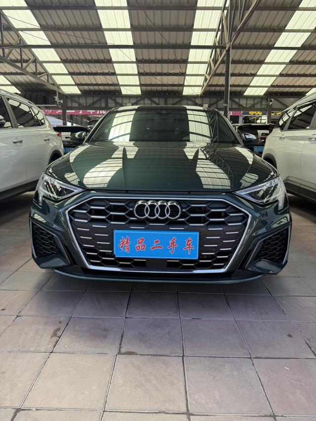 Audi A3 2023, фото 2