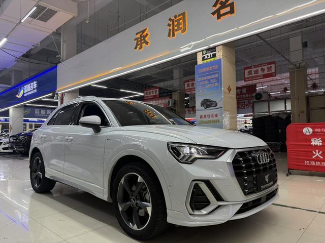 Audi Q3 2023, фото 2