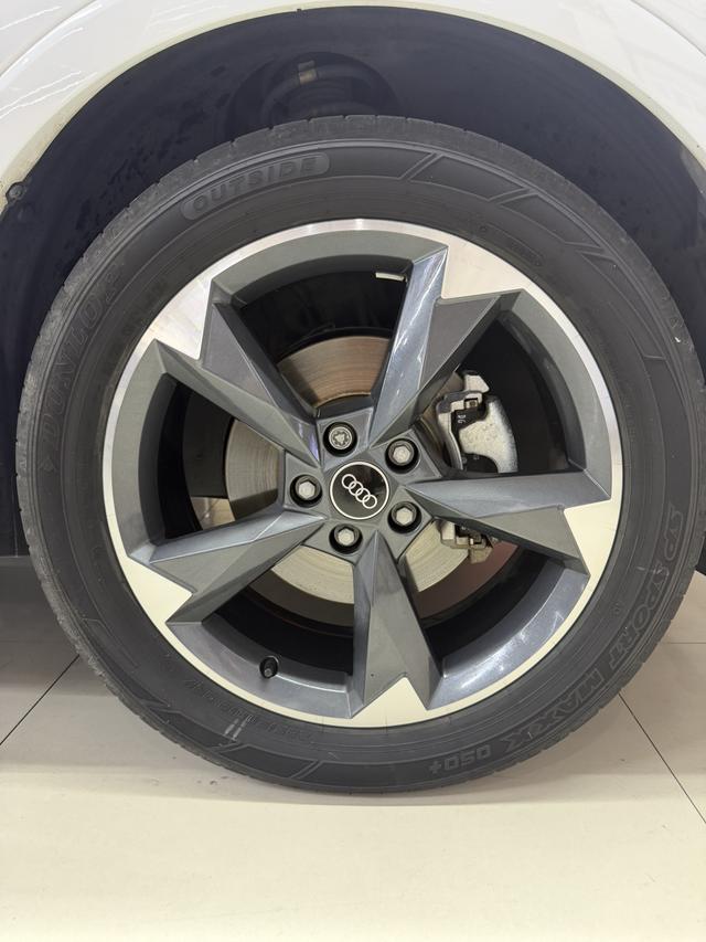 Audi Q3 2023, фото 4