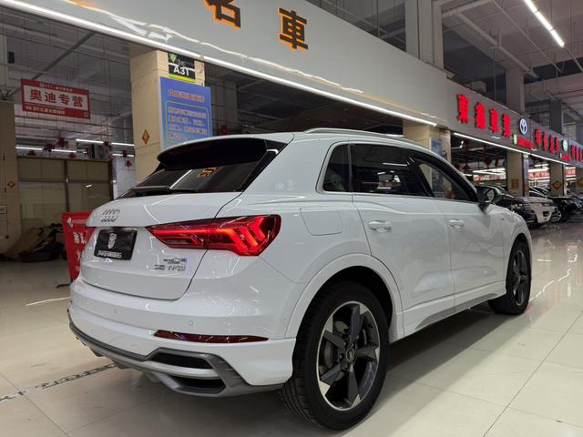 Audi Q3 2023, фото 6