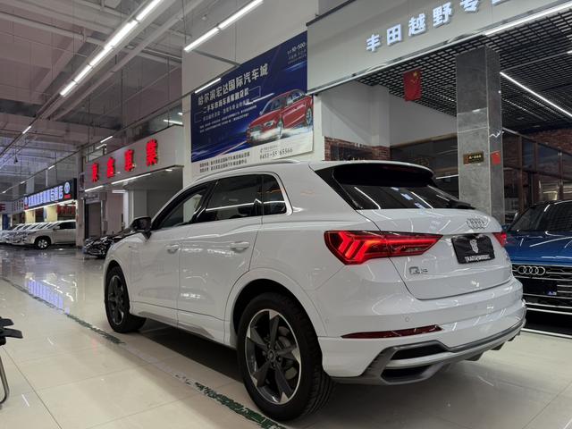 Audi Q3 2023, фото 7