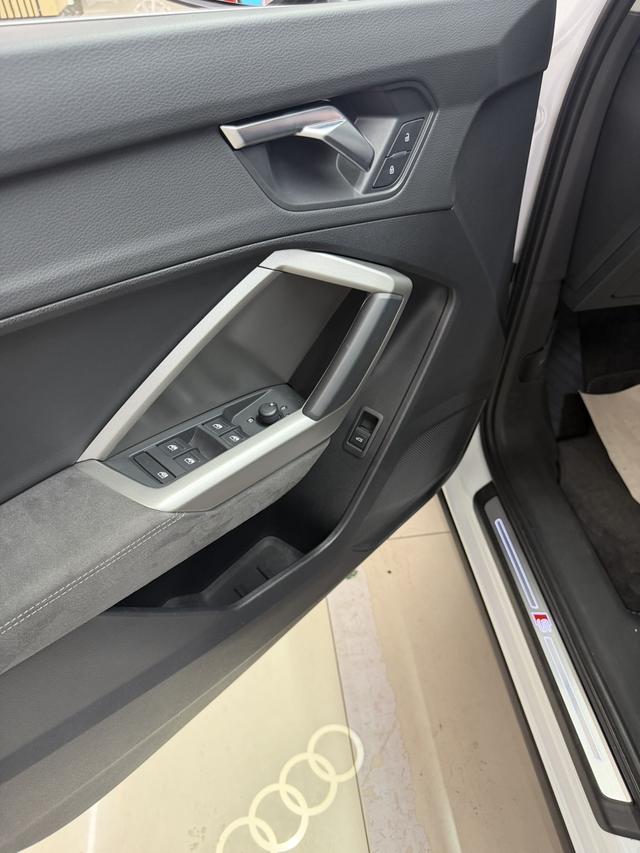 Audi Q3 2023, фото 11