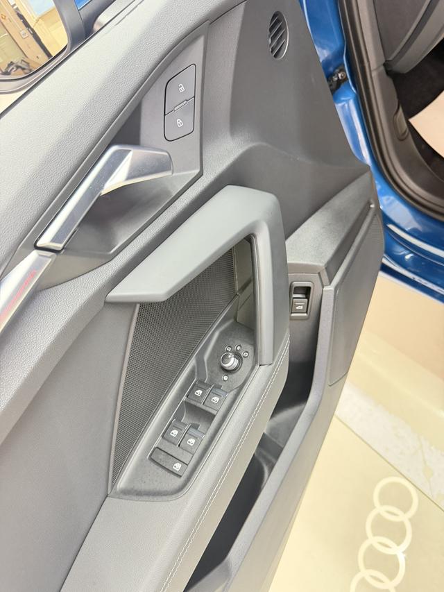 Audi A3 2023, фото 14