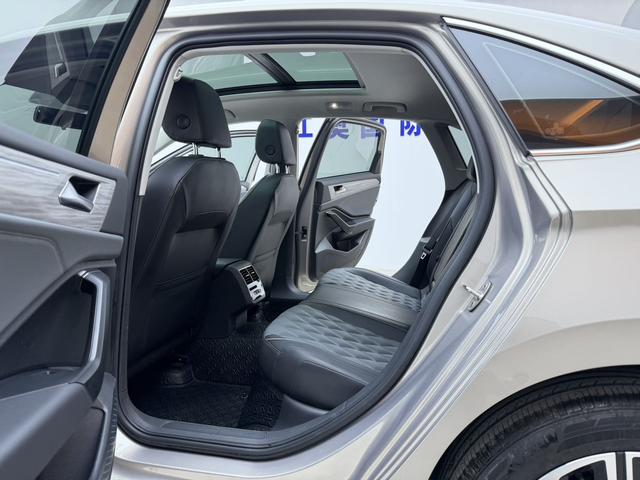 Volkswagen Jetta 2023, фото 15