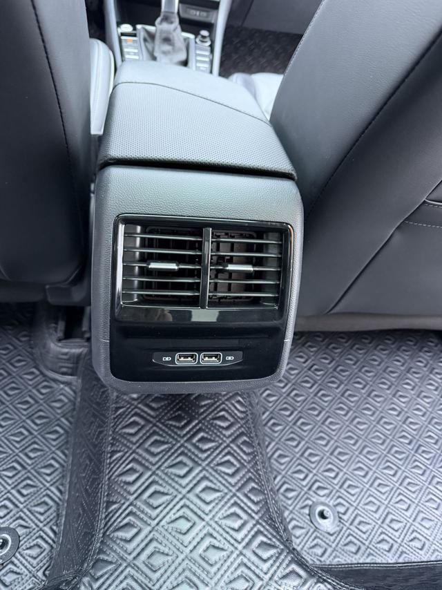 Volkswagen Jetta 2023, фото 16