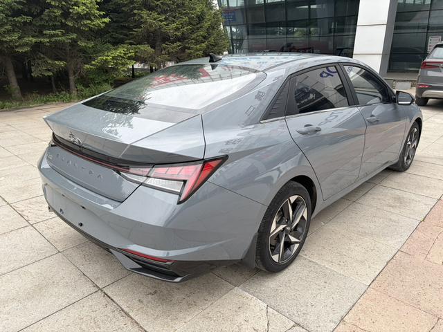 Hyundai Elantra 2022, фото 16