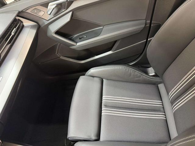 Audi A3 2023, фото 11