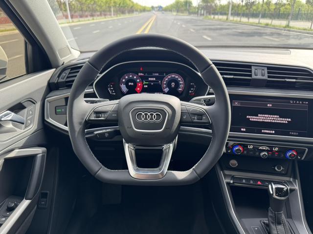 Audi Q3 2022, фото 14