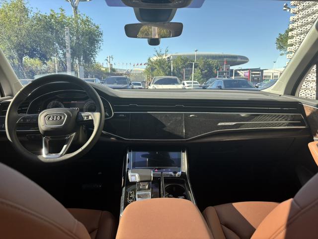 Audi Q7 2025, фото 6