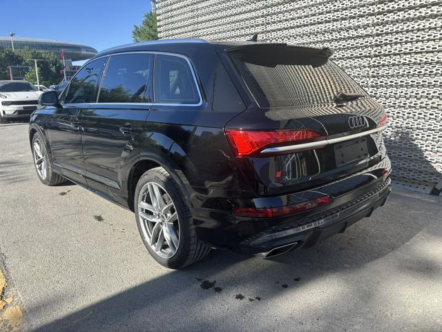 Audi Q7 2025, фото 7