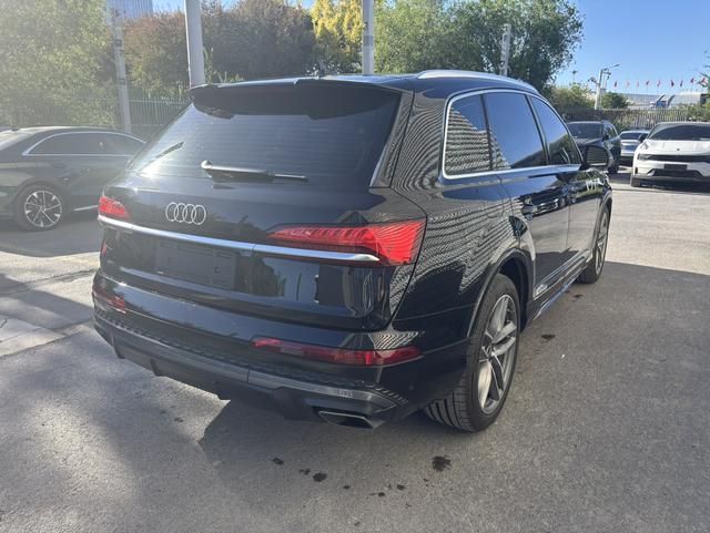 Audi Q7 2025, фото 9