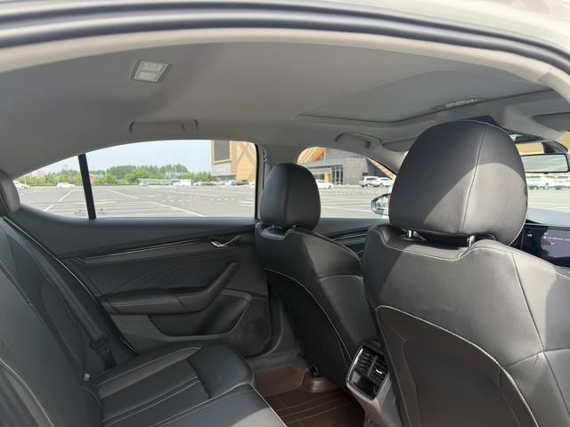 Skoda Octavia 2022, фото 17