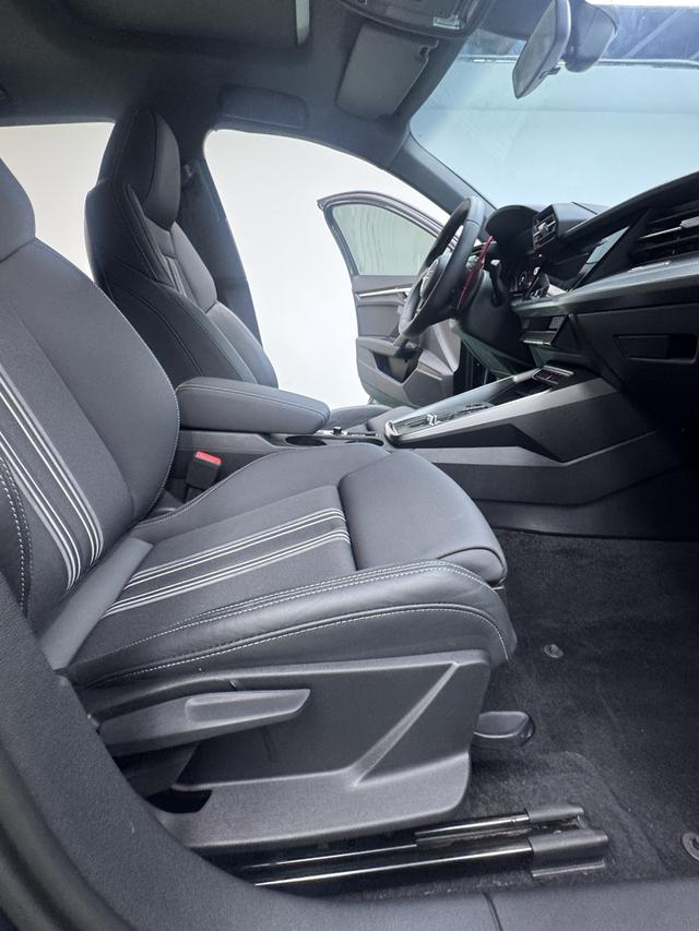 Audi A3 2022, фото 12