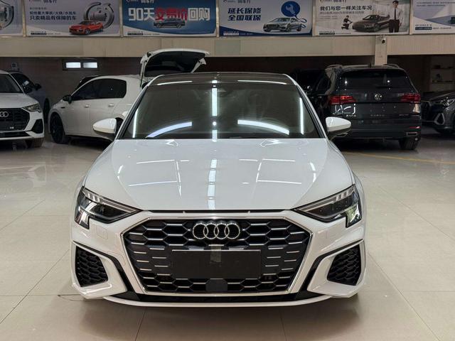 Audi A3 2022, фото 2