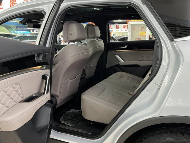 BYD Tang 2024, фото 8