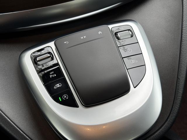 Mercedes-Benz V-Class 2021, фото 16