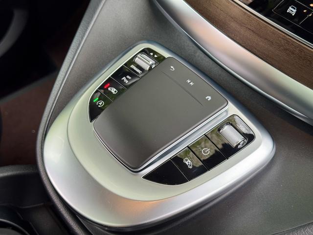 Mercedes-Benz V-Class 2021, фото 17