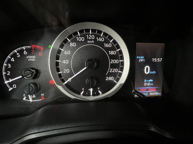 Toyota Corolla 2023, фото 15