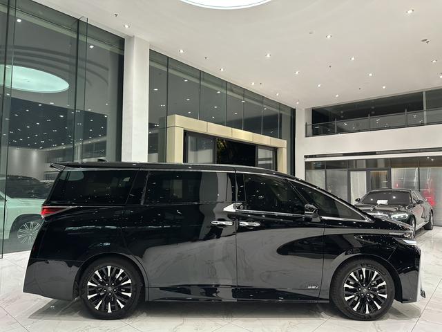 Toyota Vellfire 2023, фото 6