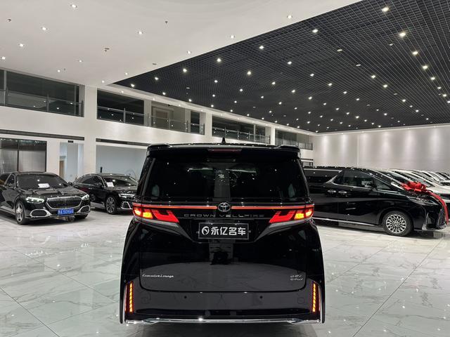 Toyota Vellfire 2023, фото 9