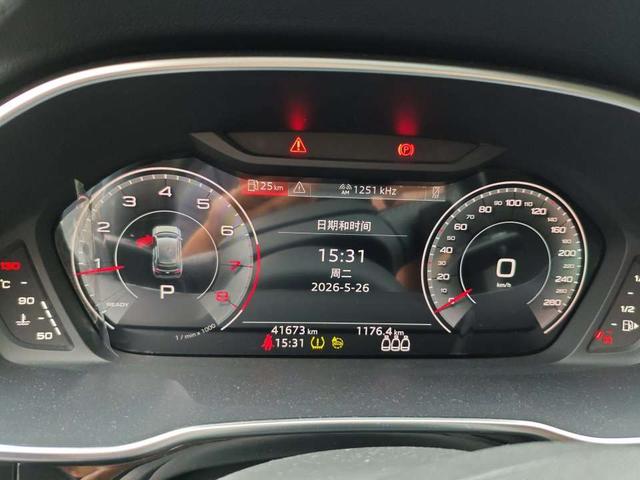 Audi Q3 2022, фото 8