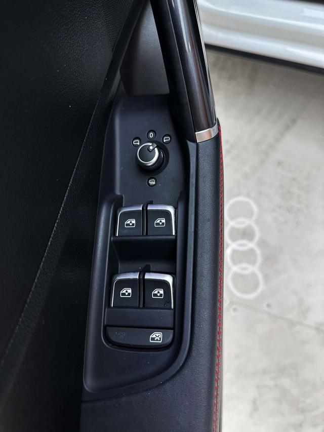 Audi Q2L 2022, фото 16