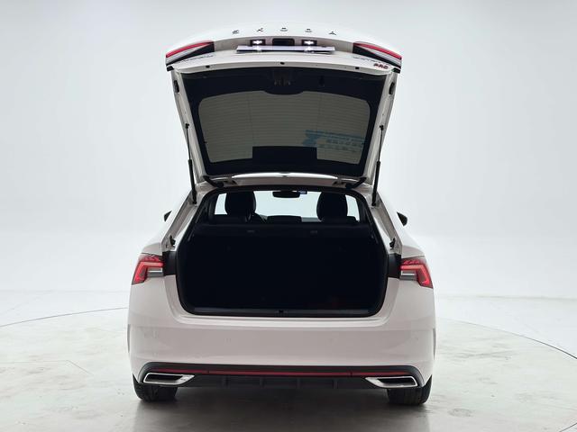 Skoda Octavia 2022, фото 8