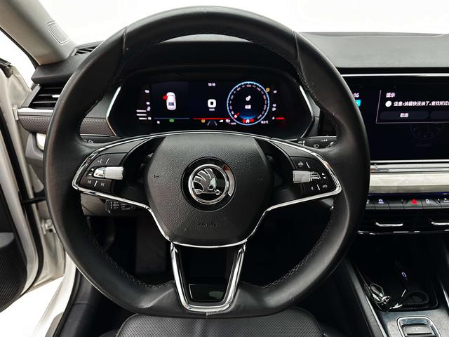 Skoda Octavia 2022, фото 11