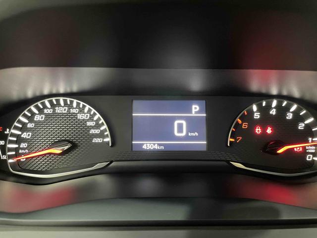 Peugeot 2008 2022, фото 16