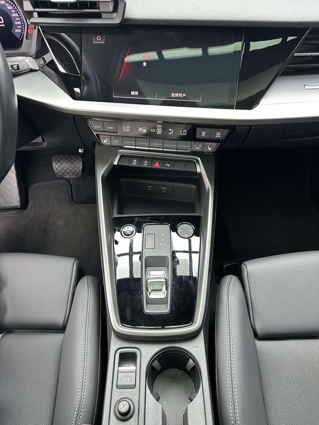 Audi A3 2023, фото 14
