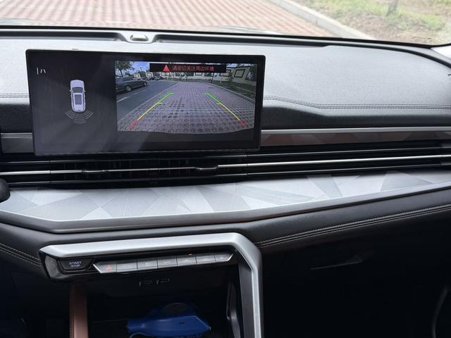 Geely Emgrand X6 2021, фото 15