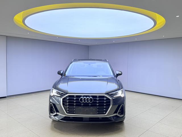 Audi Q3 2023, фото 2